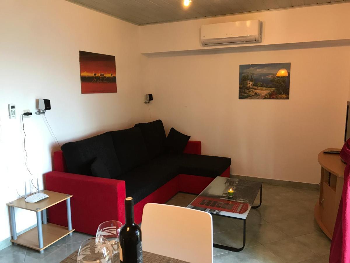Appartamento Grdelin Omiš Esterno foto
