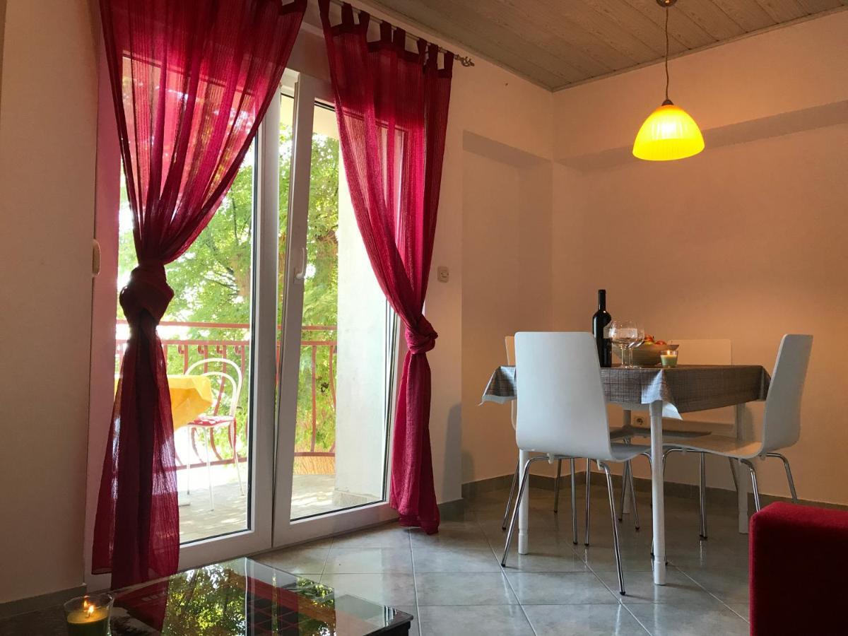 Appartamento Grdelin Omiš Esterno foto