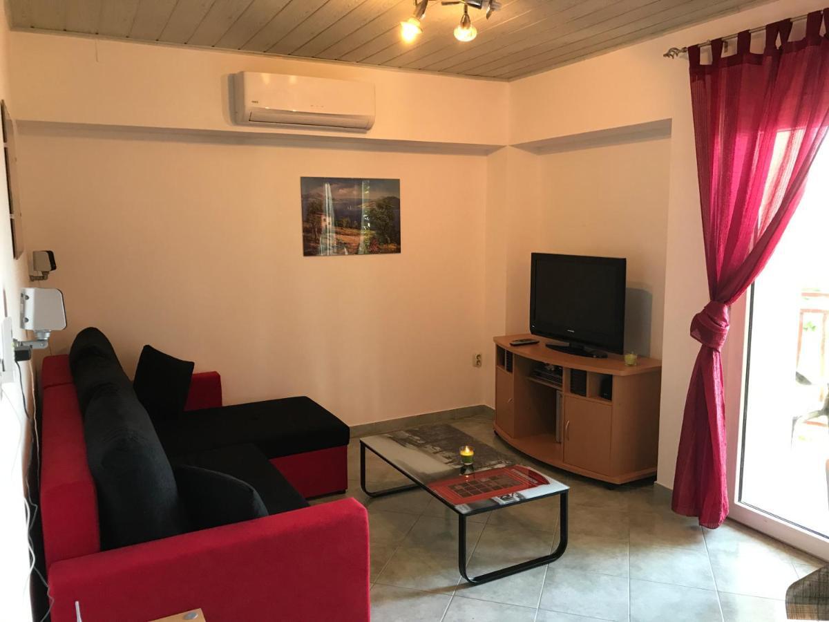 Appartamento Grdelin Omiš Esterno foto
